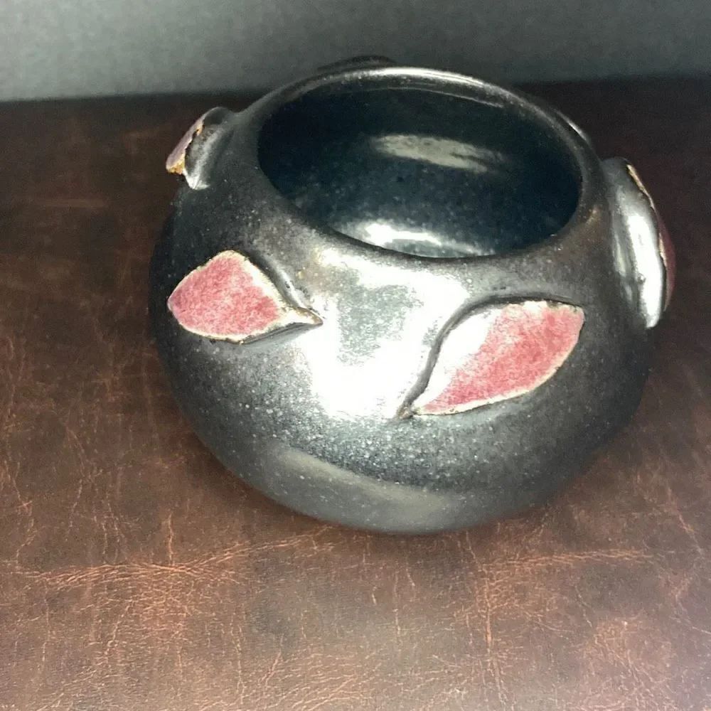 Bowl black with red leaf embellishment by Adler